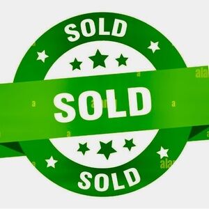 NWOT Michael Kors handbag/shoulder bad. Black/gold